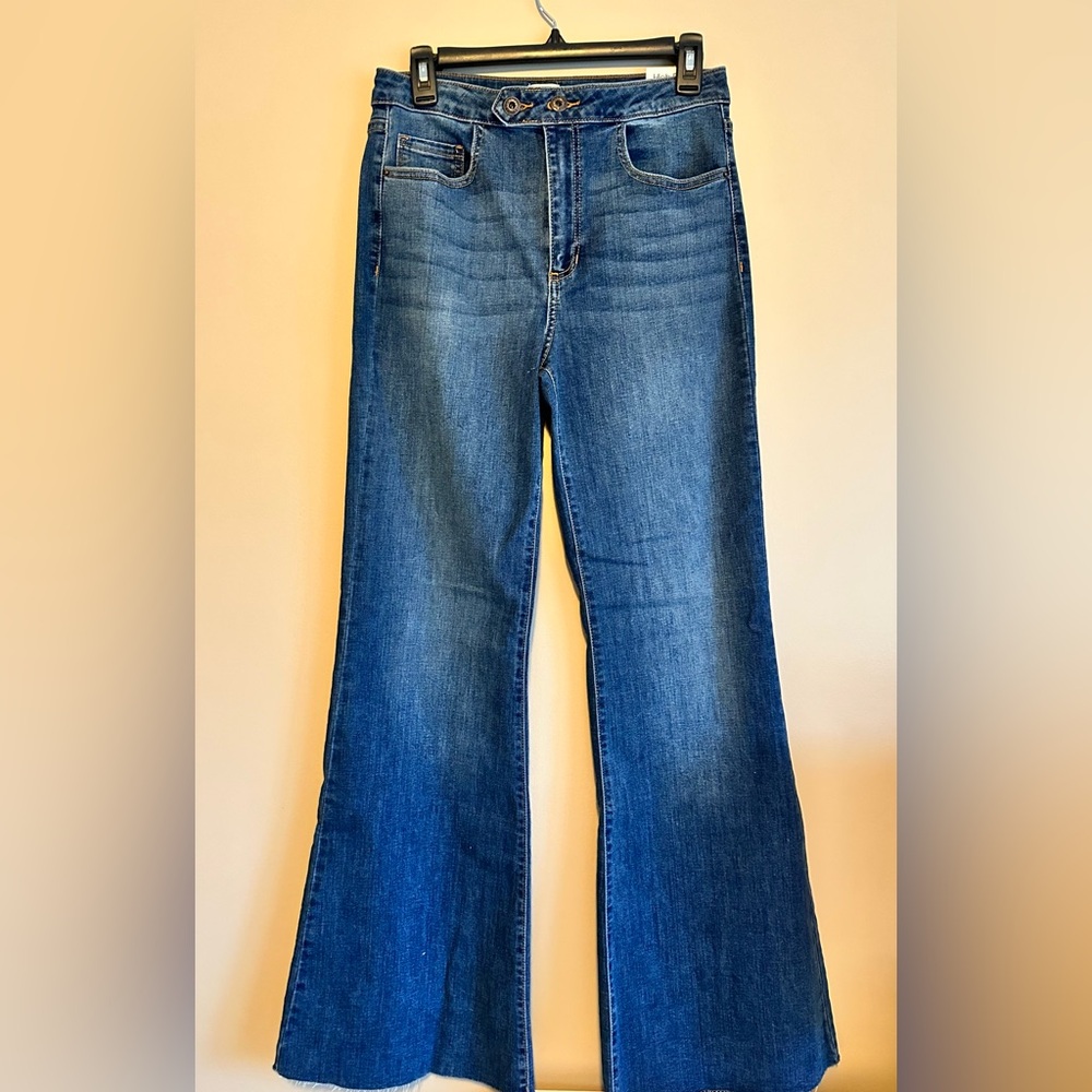 NWT Sneak Peek Elegant Flare Blue Jeans 9/29